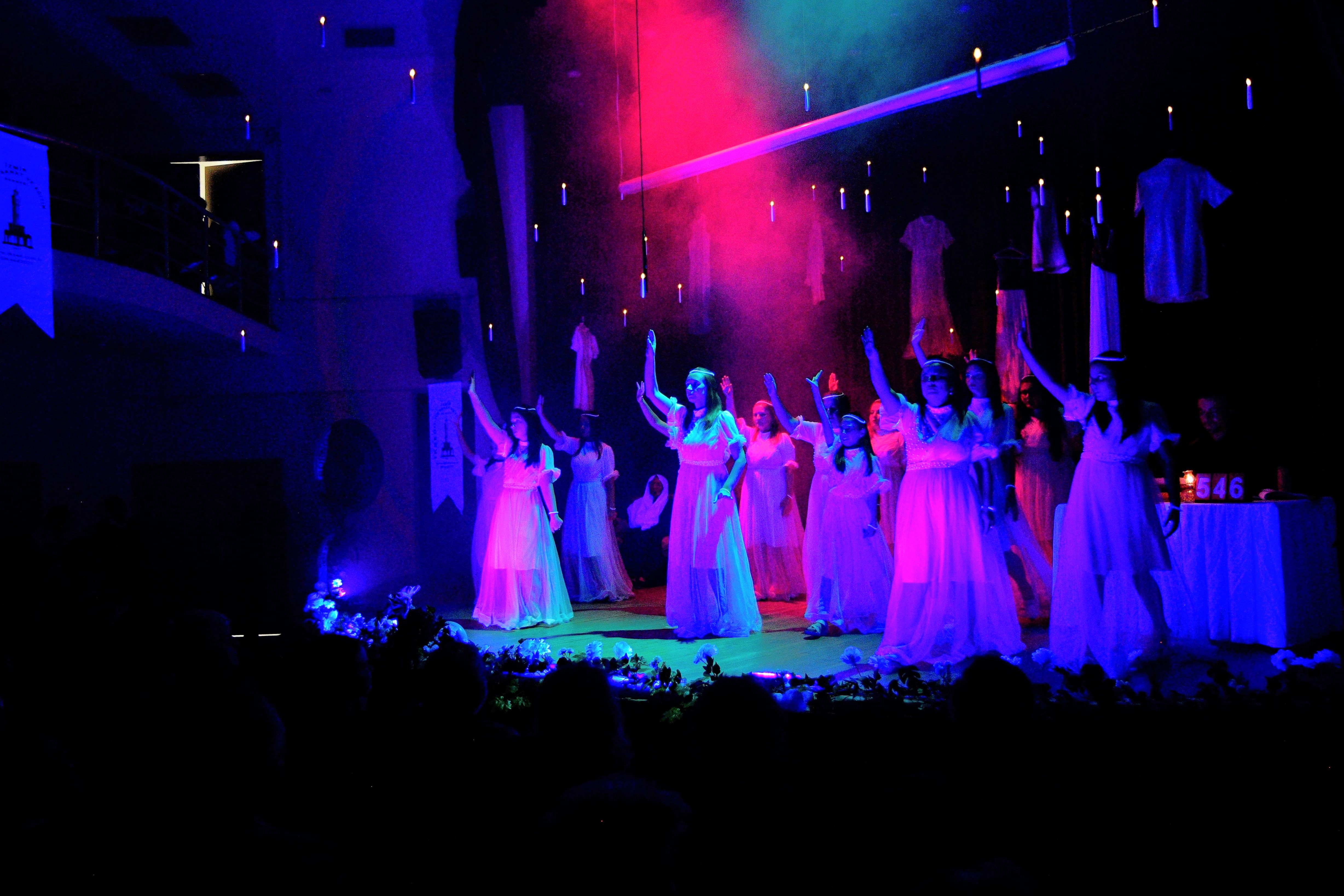 İzmir Bornova'da “Sevgi Elçileri” Tiyatro Oyunu3