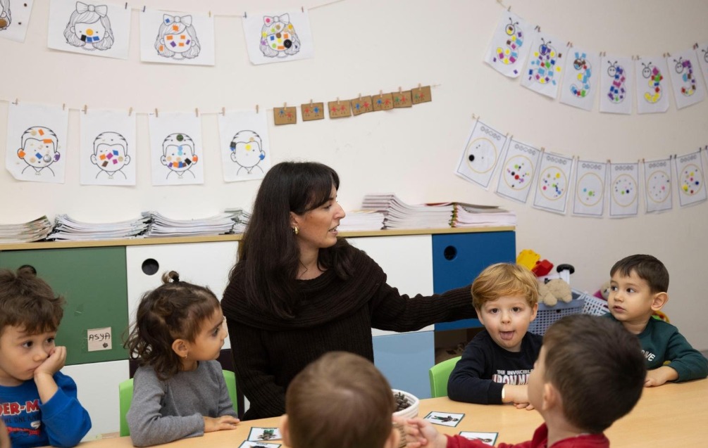 "En kutsal meslek" vurgusu ve öğretmenler günü kutlaması