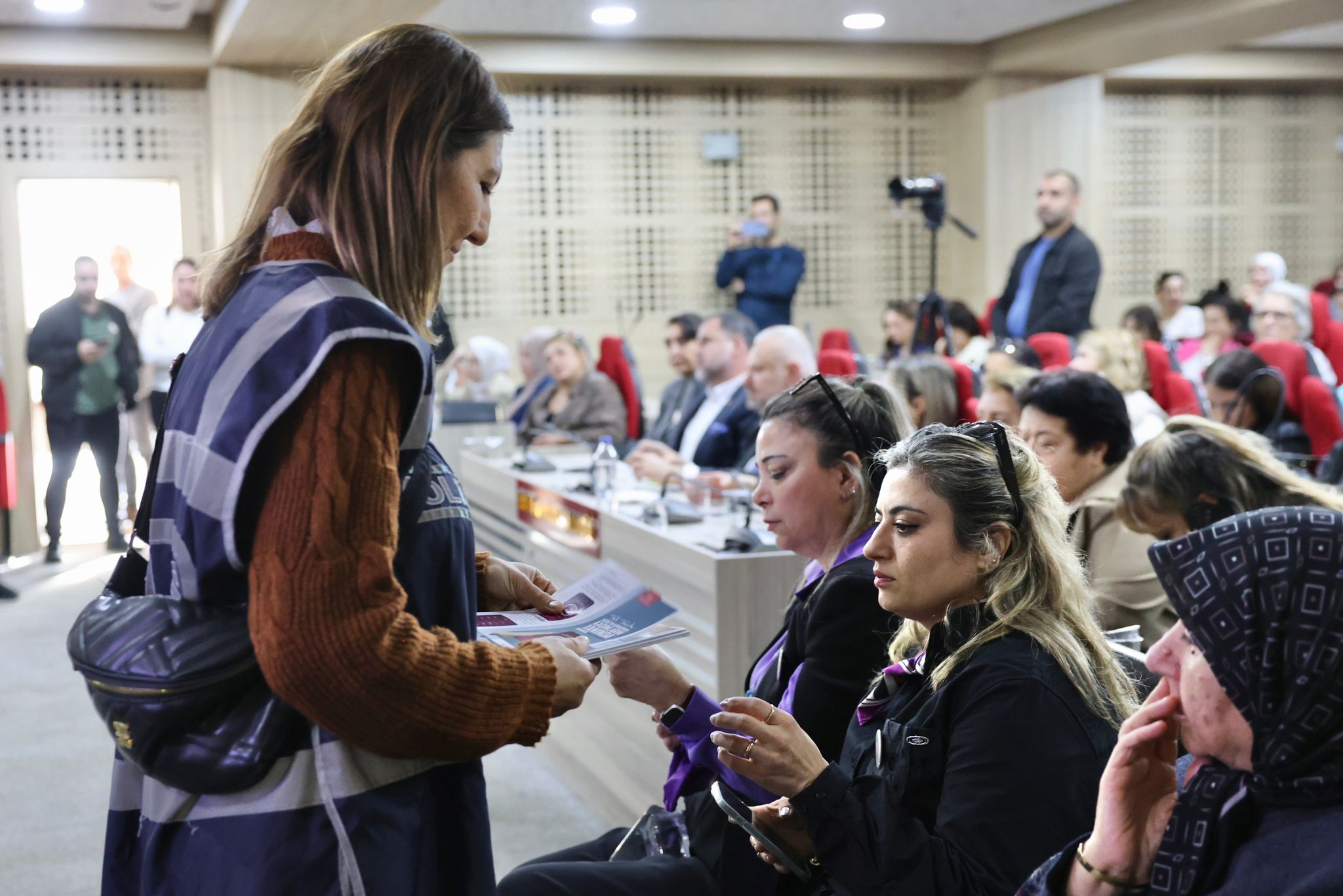 Kadın Medeniyetin Temelidir; Şiddet En Büyük Haksızlıktır3