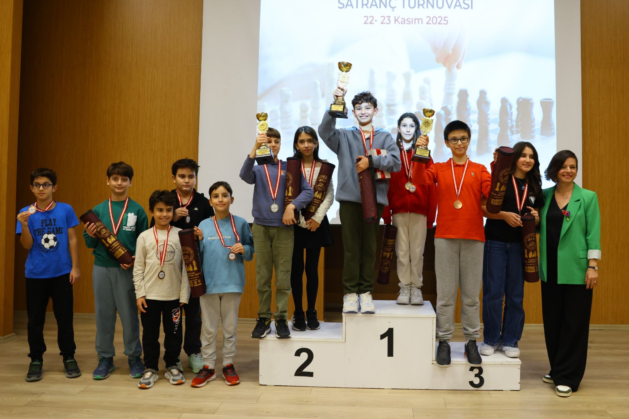 Karabağlar Belediyesi Başöğretmen Satranç Turnuvası (8)