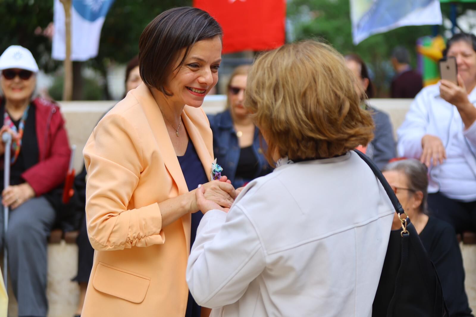 Karabağlar Belediyesi Beç Parkı Yenilendi (4)