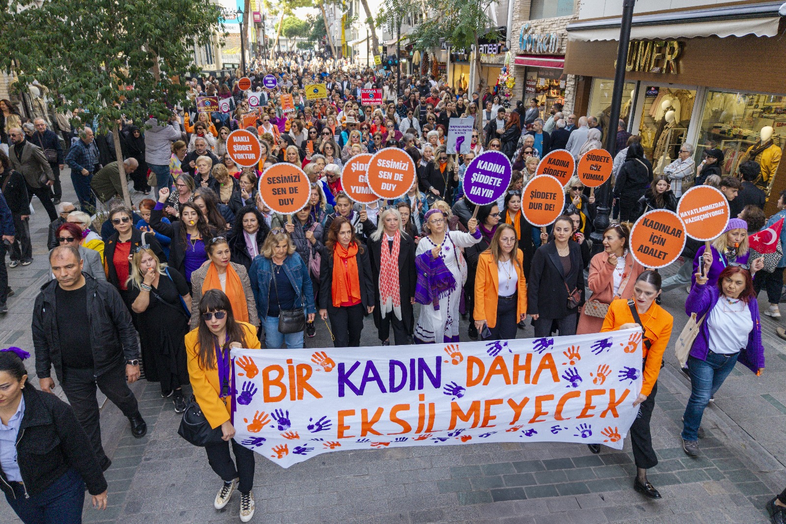 Karşıyaka’da Mor Buluşma!2