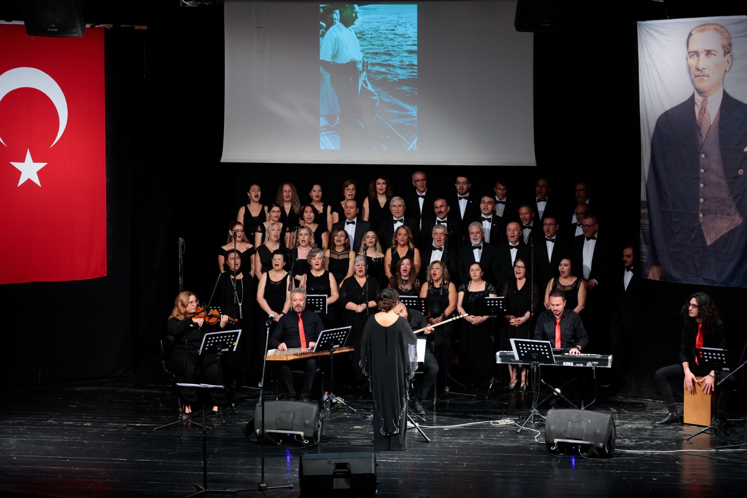Konak’ta Şarkılar Ata Için Söylendi (1)