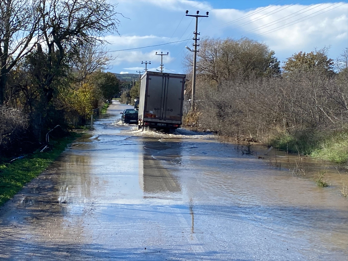 Kuvvetli Yağış Ayvacık’ta Taşkına Neden Oldu1