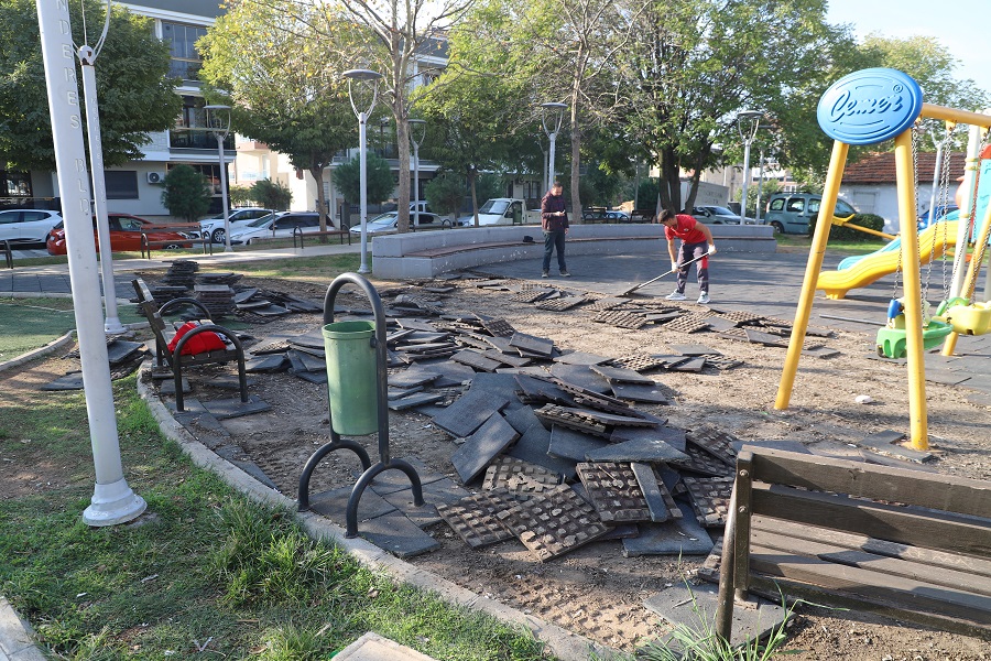 Mahmut Şentürk Parkı Kauçuk Yenileme (Çalışma) (2)