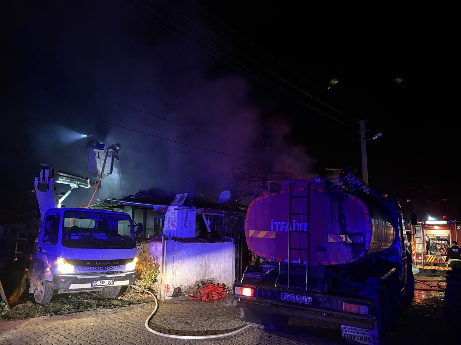 Manisa Kula’da Müstakil Ev Alevlere Teslim Oldu3