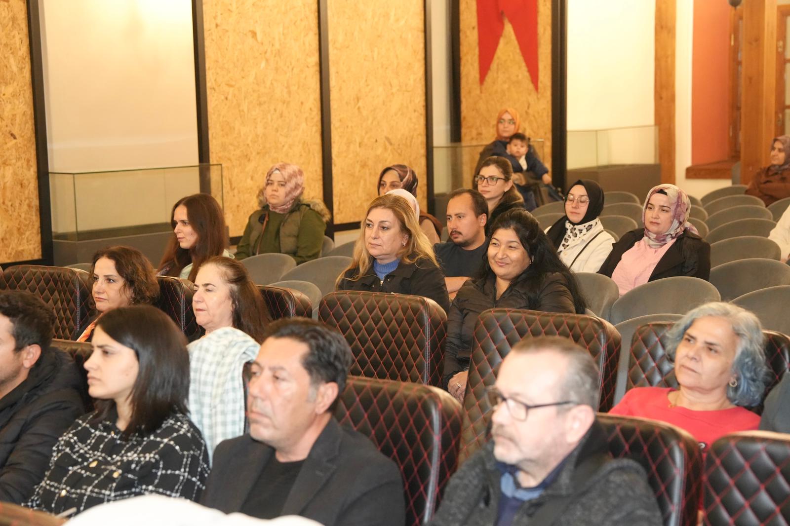 Manisa 'Şiddete Dur' Dedi,1