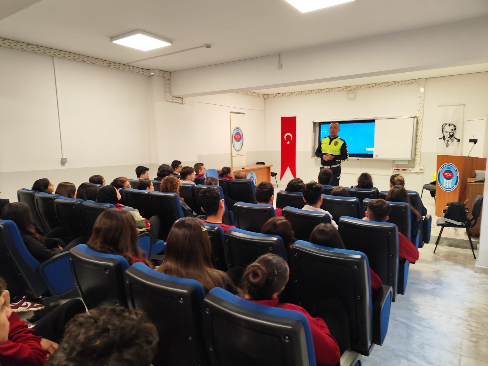 Manisa’da Okullarda Suç Ve Bağımlılıkla Mücadele Eğitimi2