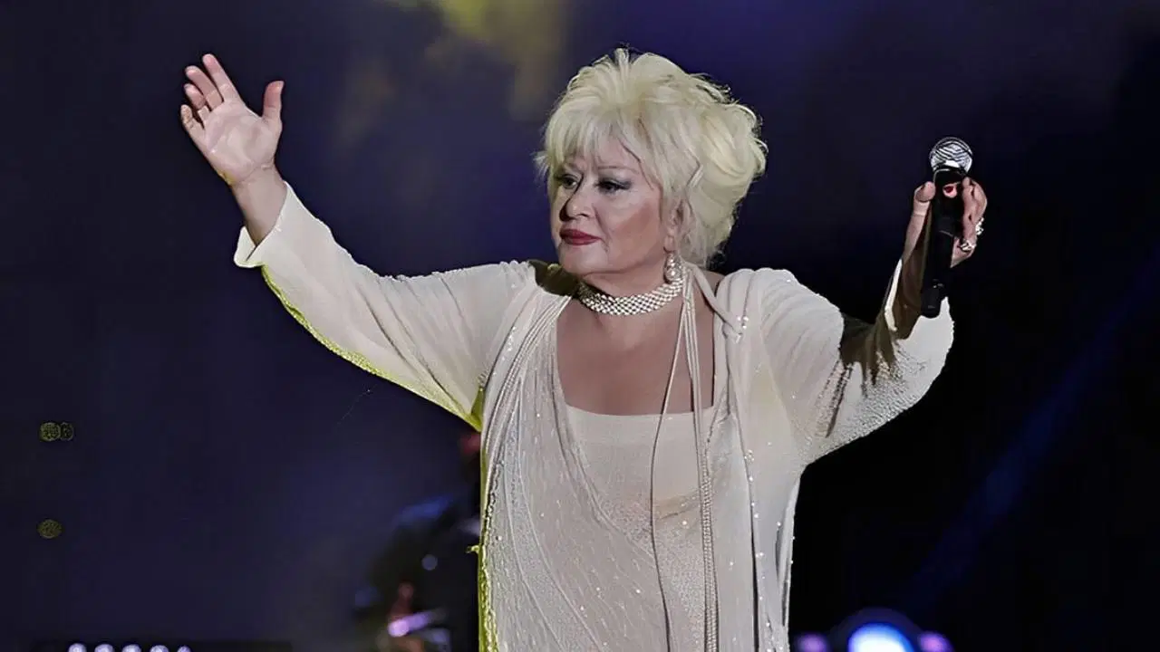 AKM’deki tören bugüne alındı