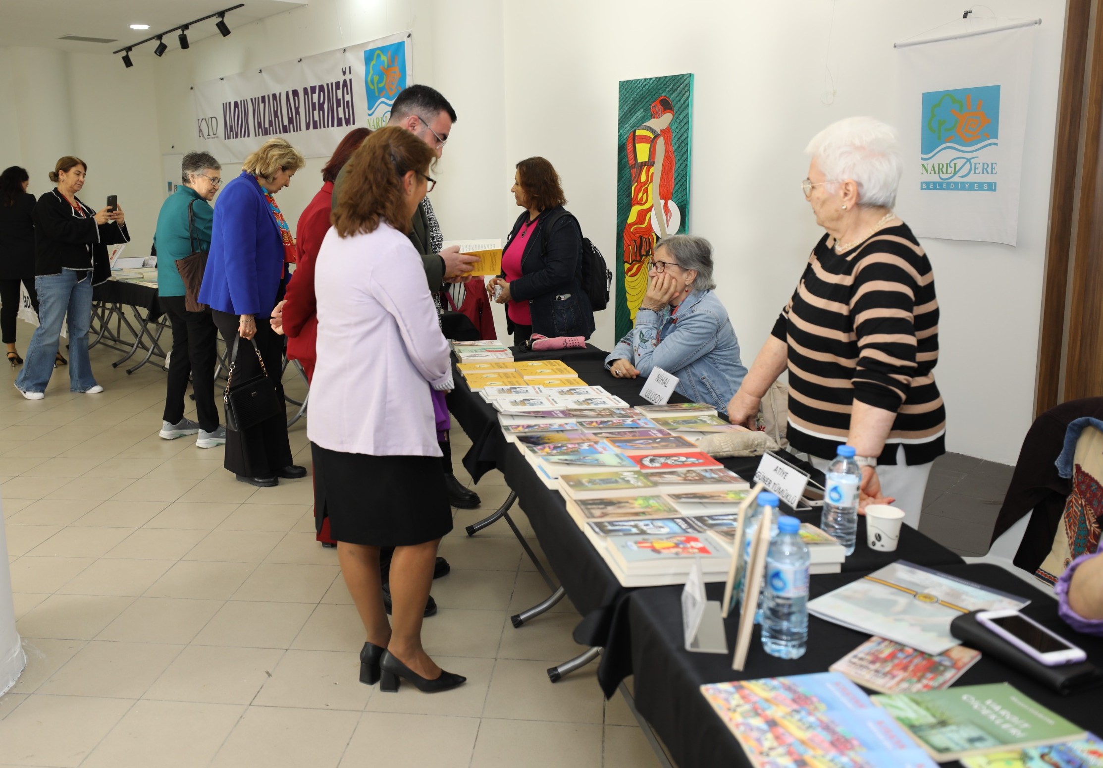 Narlidere’de Kadinlar, Şi̇ddete Karşi Sesleri̇ni̇ Edebi̇yatla Yükseltti̇ (5)