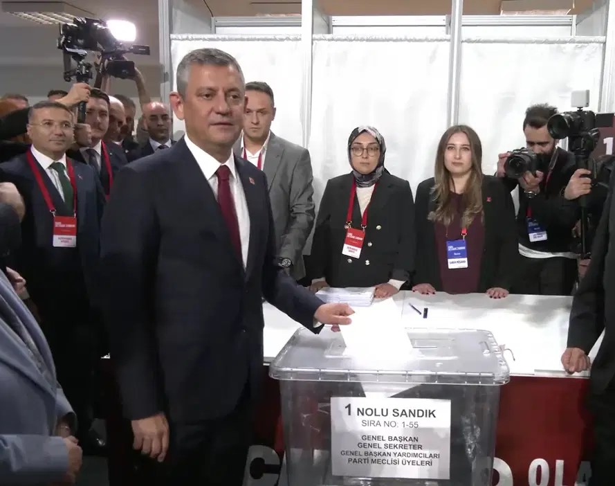 Özgür Özel Oy Kullandı1