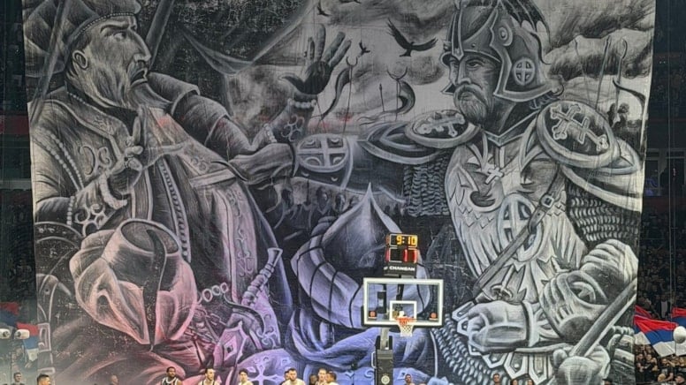 Skandal pankart büyük tepki topladı