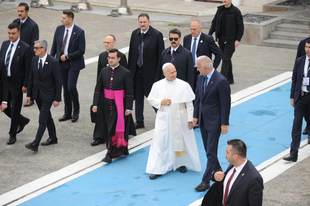 Lübnan’a hareket etti