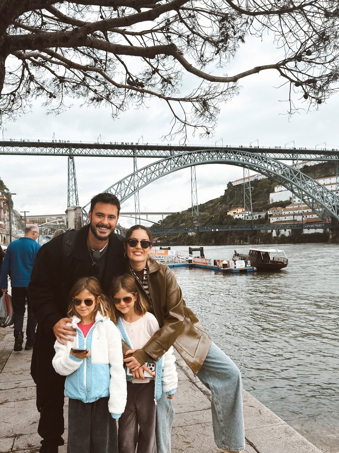 Pelin Akill Ve Anıl Altannn