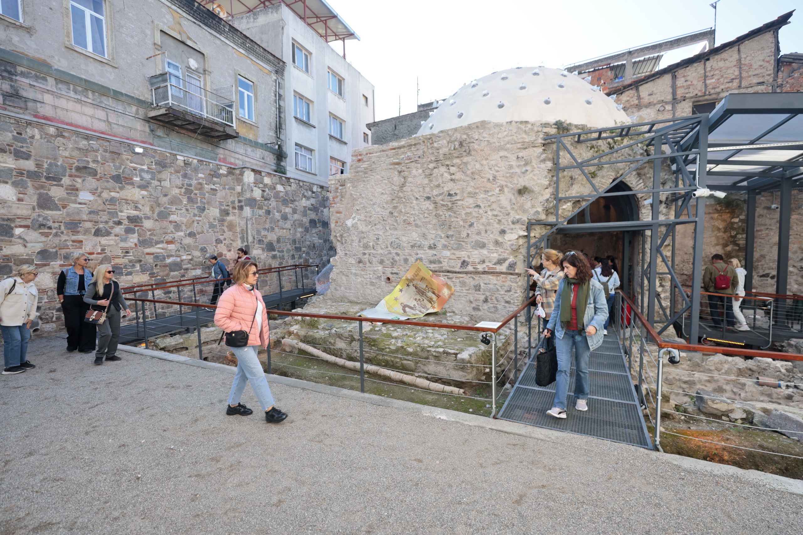 Sanat Ve Tarihi Buluşturan Kıllıoğlu Hamamı’na Yoğun Ilgi (4)