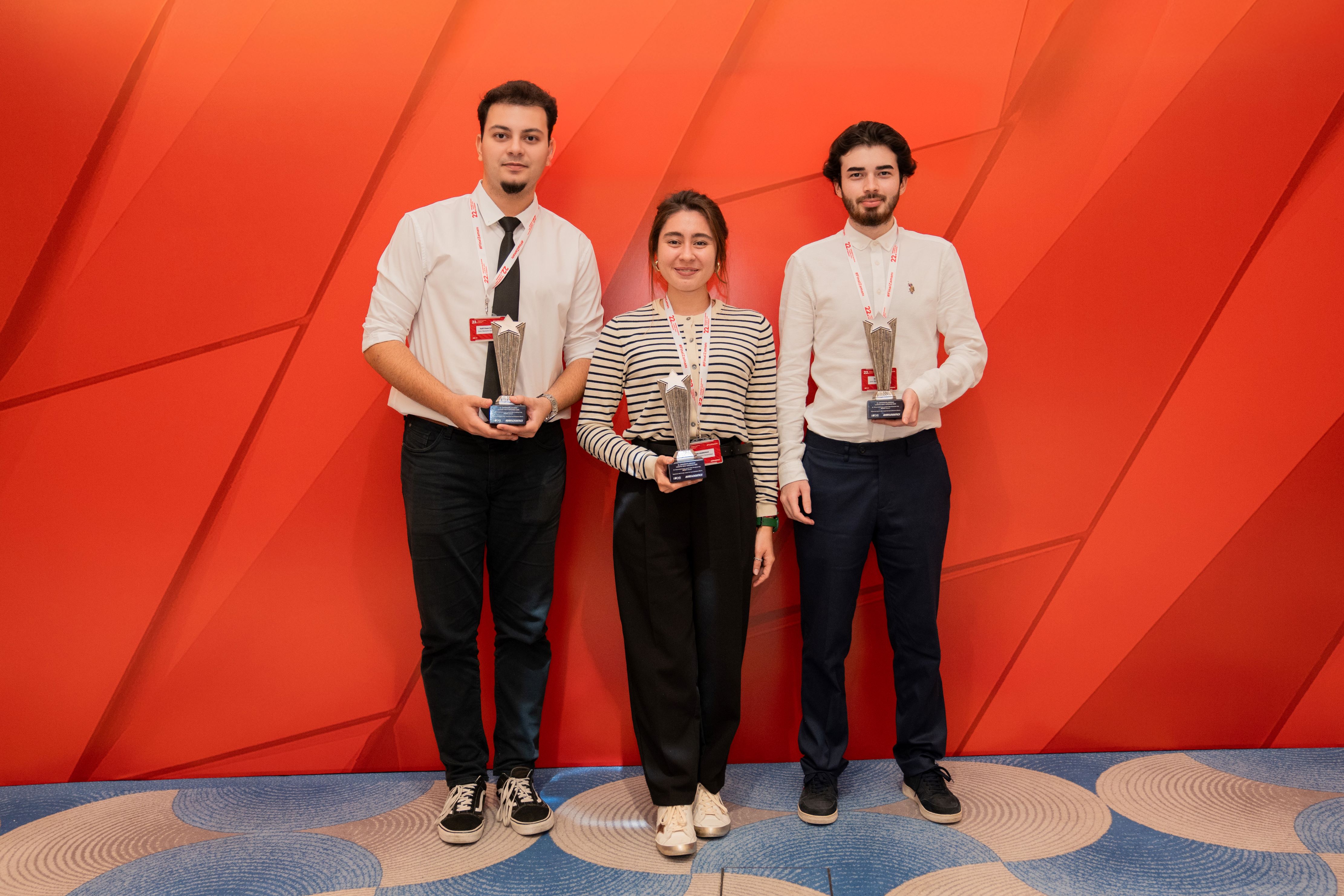 Sol Baştan...halil Kaan Kaçar, Nil Korkmaz Ve Onur Özbek