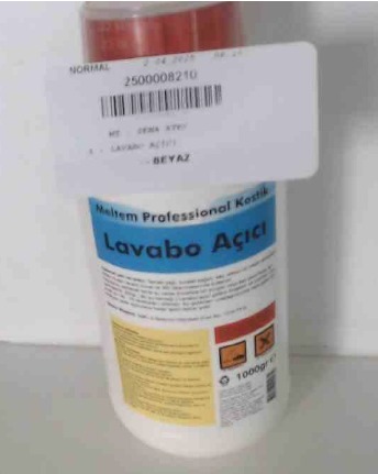 İki farklı lavabo açıcıda kimyasal ve yaralanma tehlikesi