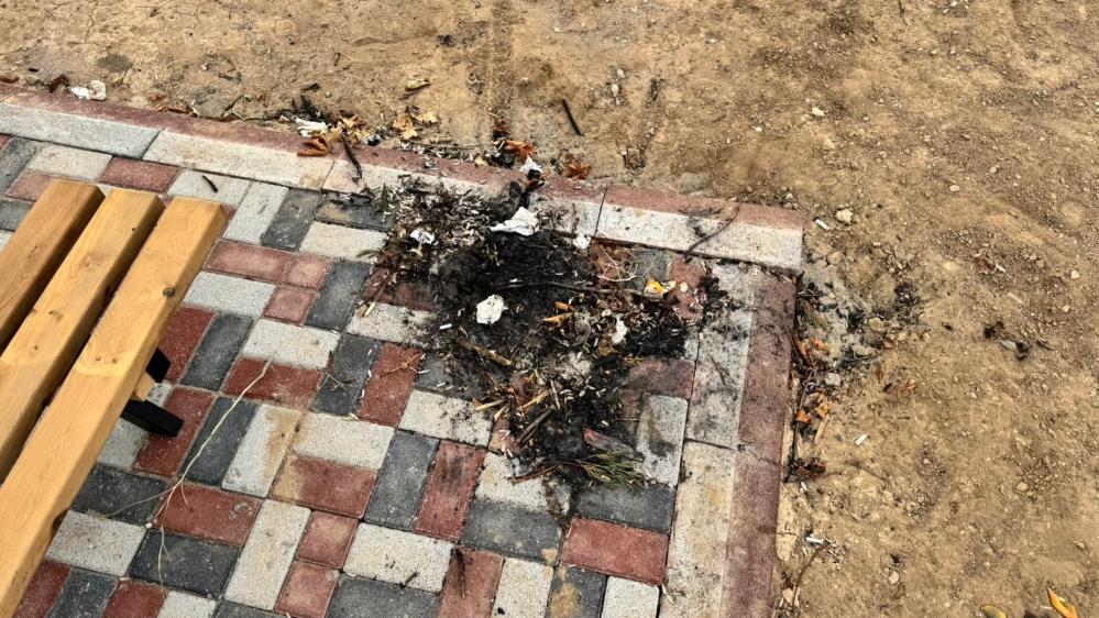 Yeni Açılan Park Vandalların Hedefi Ol