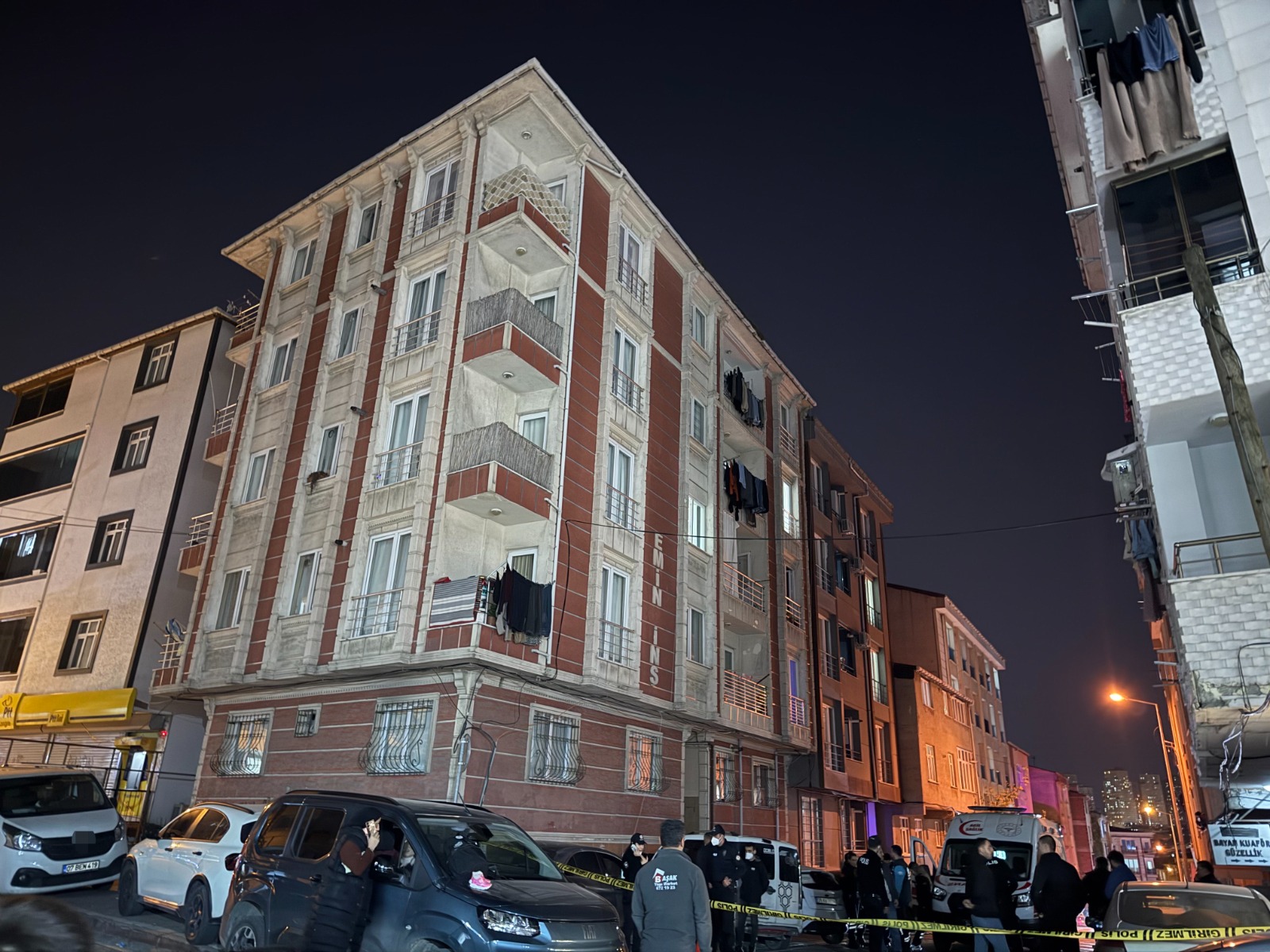 Olay yerine çok sayıda ekip sevk edildi