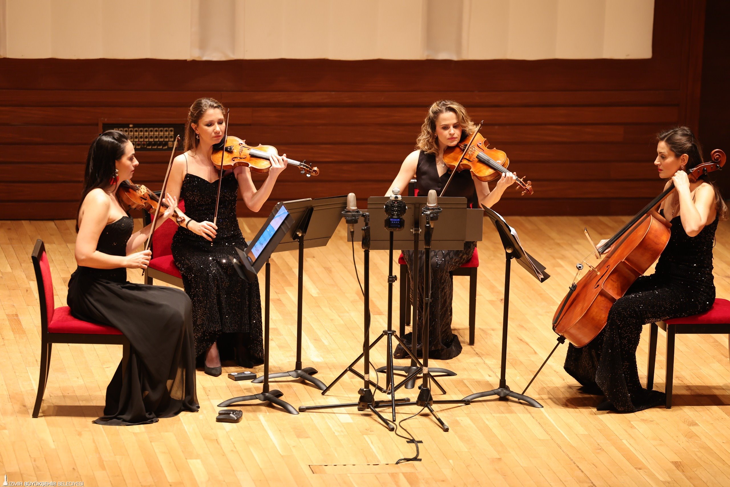 Sanatseverlerden yoğun ilgi