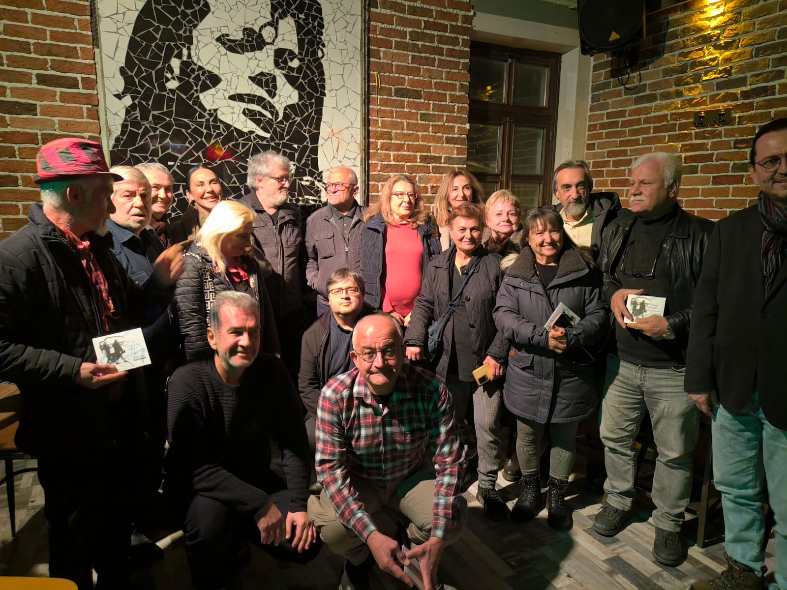 Sanata vefa ödülü ve hatıra fotoğrafı