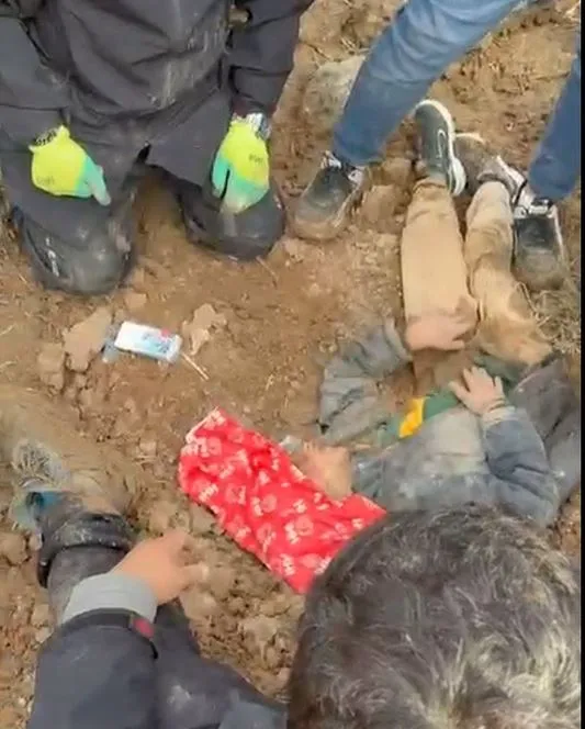 Köy çevresinde yapılan aramada bulundu