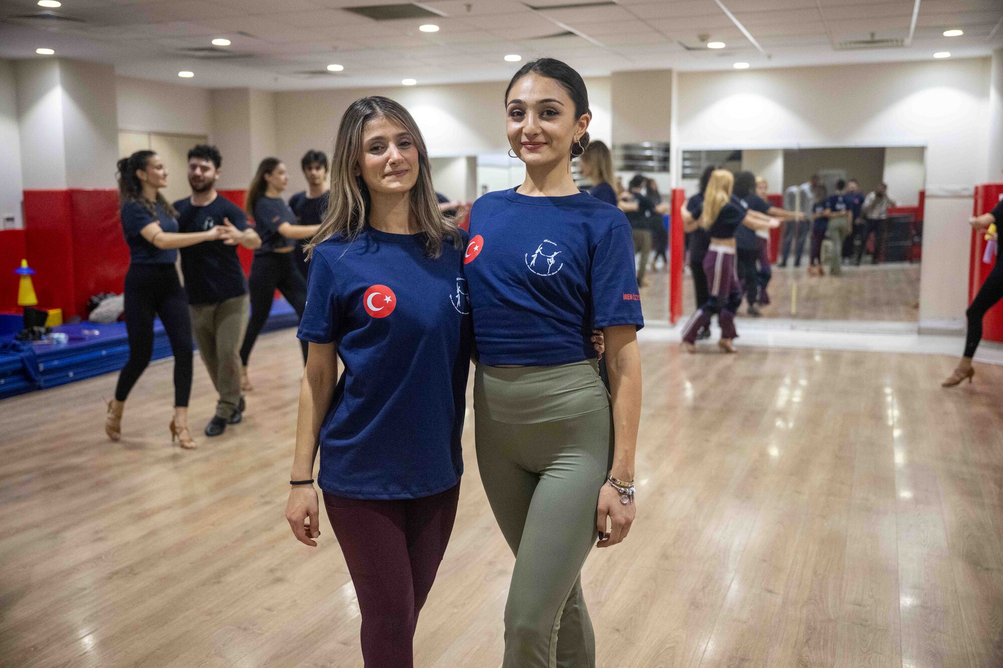 Basak Toprak Ve Irem Ozyener 2