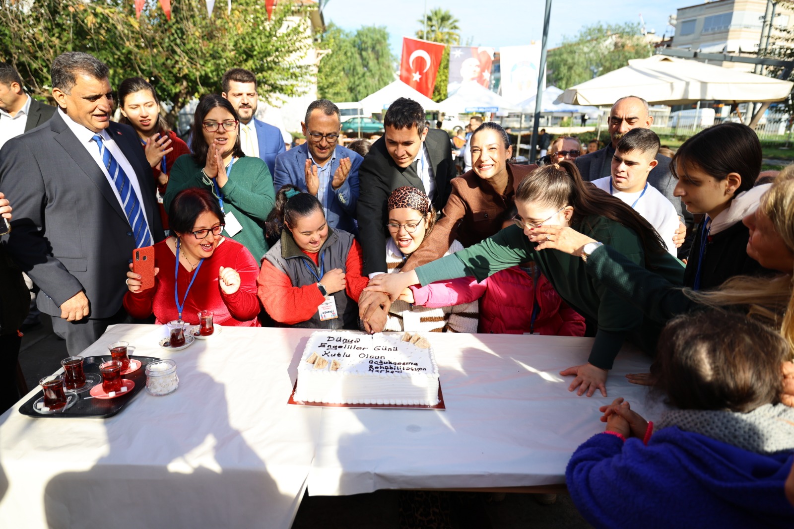 Başkan Sengel’den Efes Selçuk’un Engelsi̇z Çocuklarina Teşekkür (2)