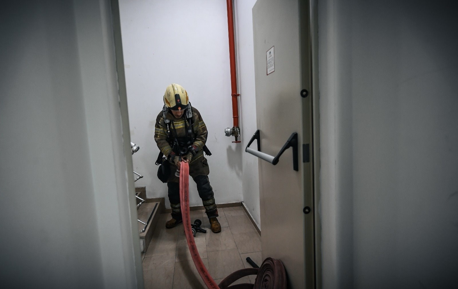 Bayraklı’daki 47 Katlı Binada Nefes Kesen Tatbikat!2