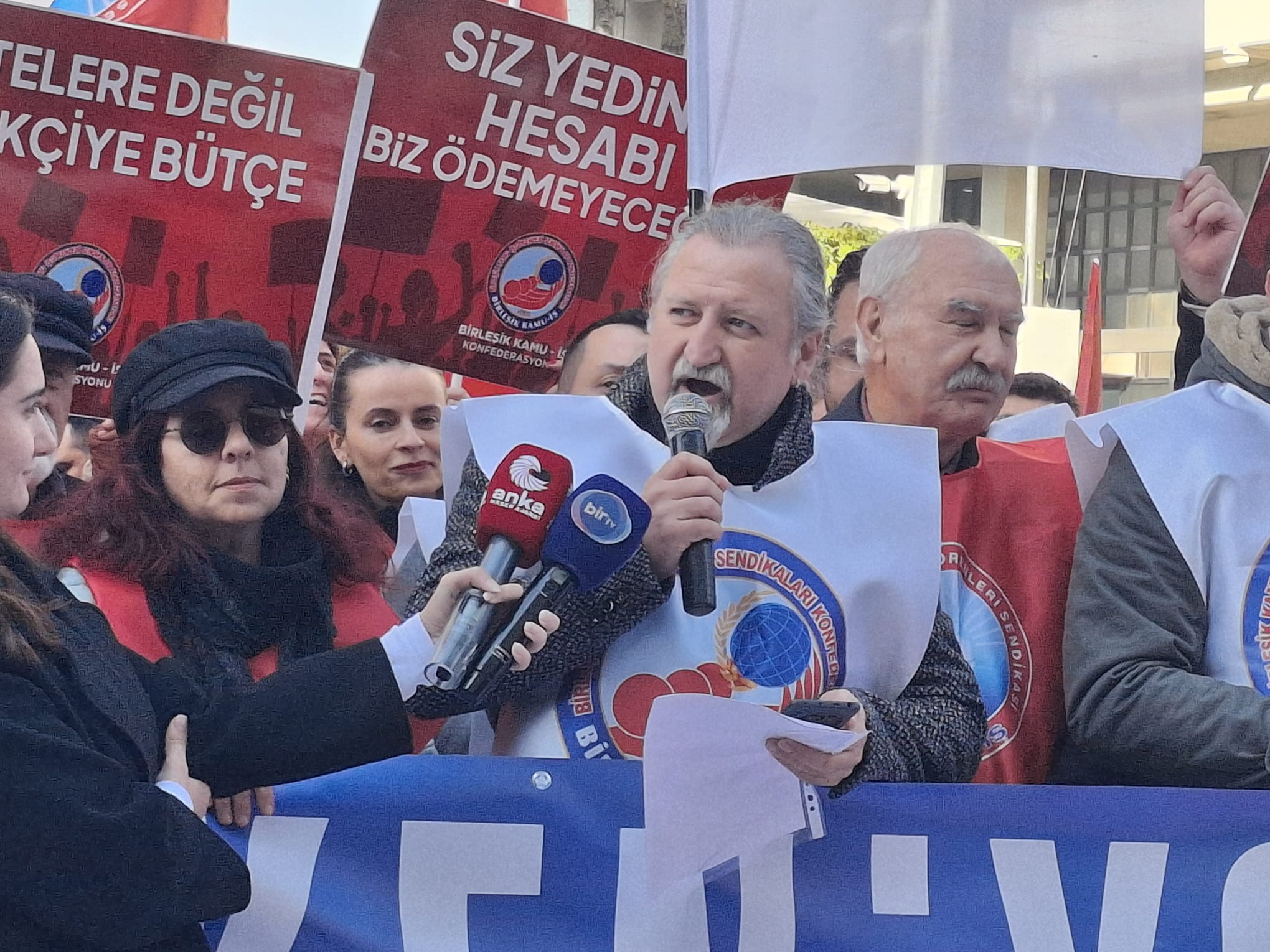 ‘Yoksul daha yoksul, zengin daha zengin’