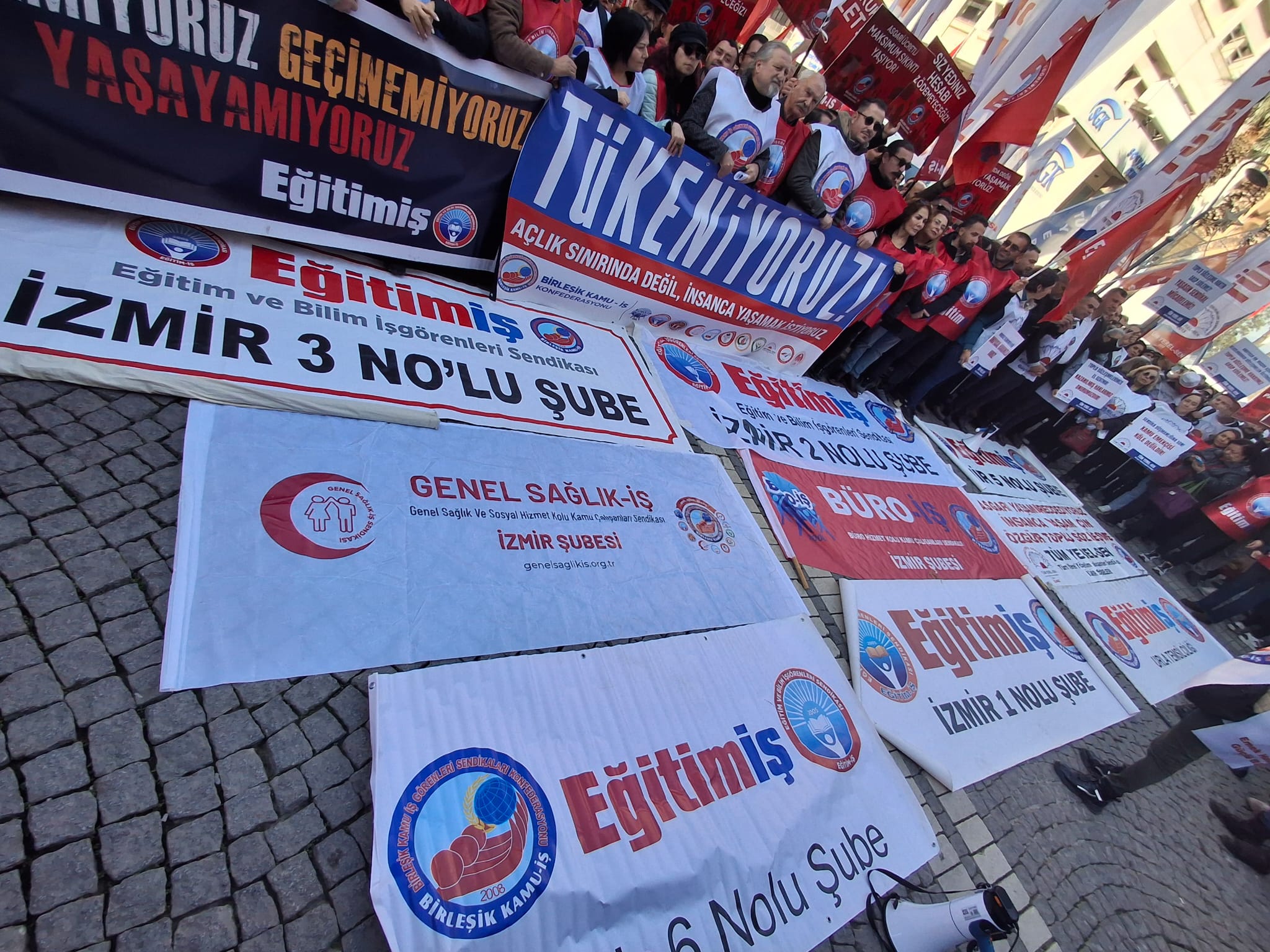 ‘Rezil ve sefil günlerin ayak sesleri…’