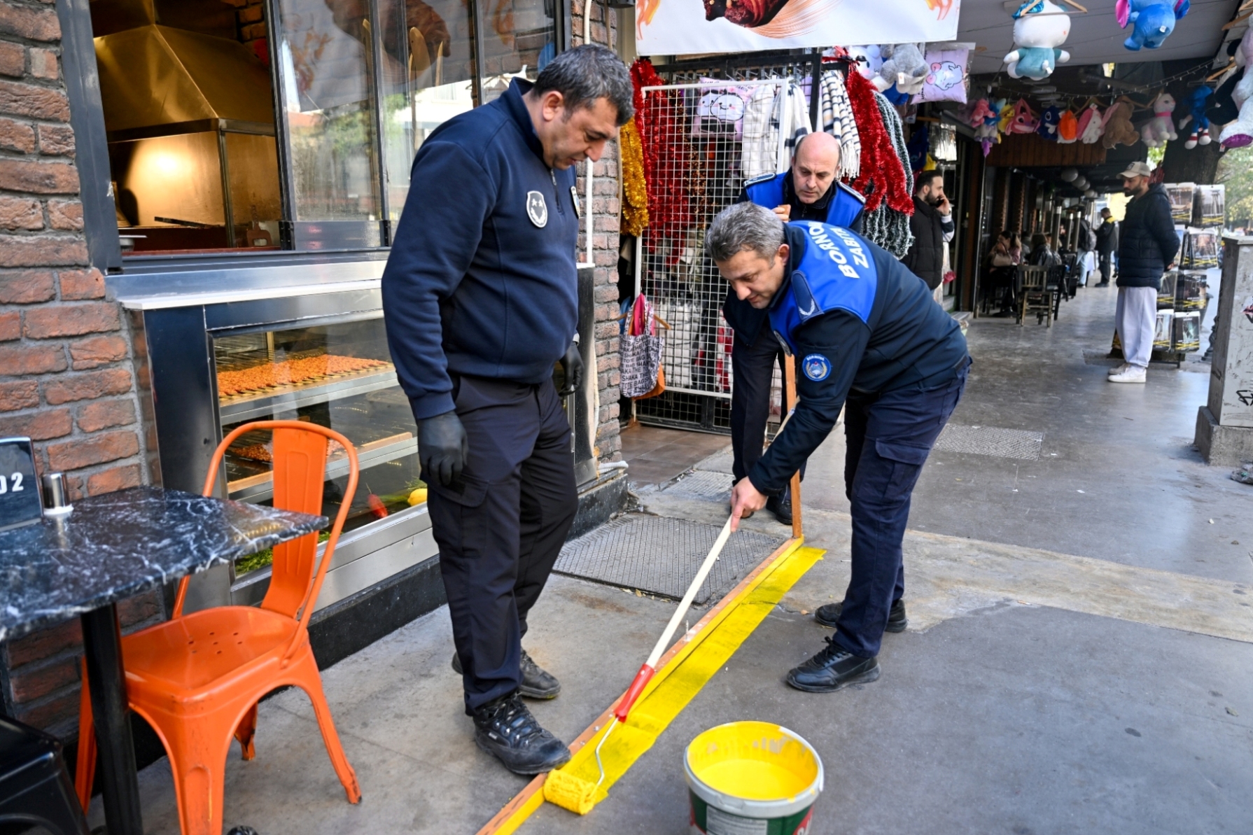 Bornova Belediyesi’nden Küçükpark’ta Işgaliye Düzenlemesi2