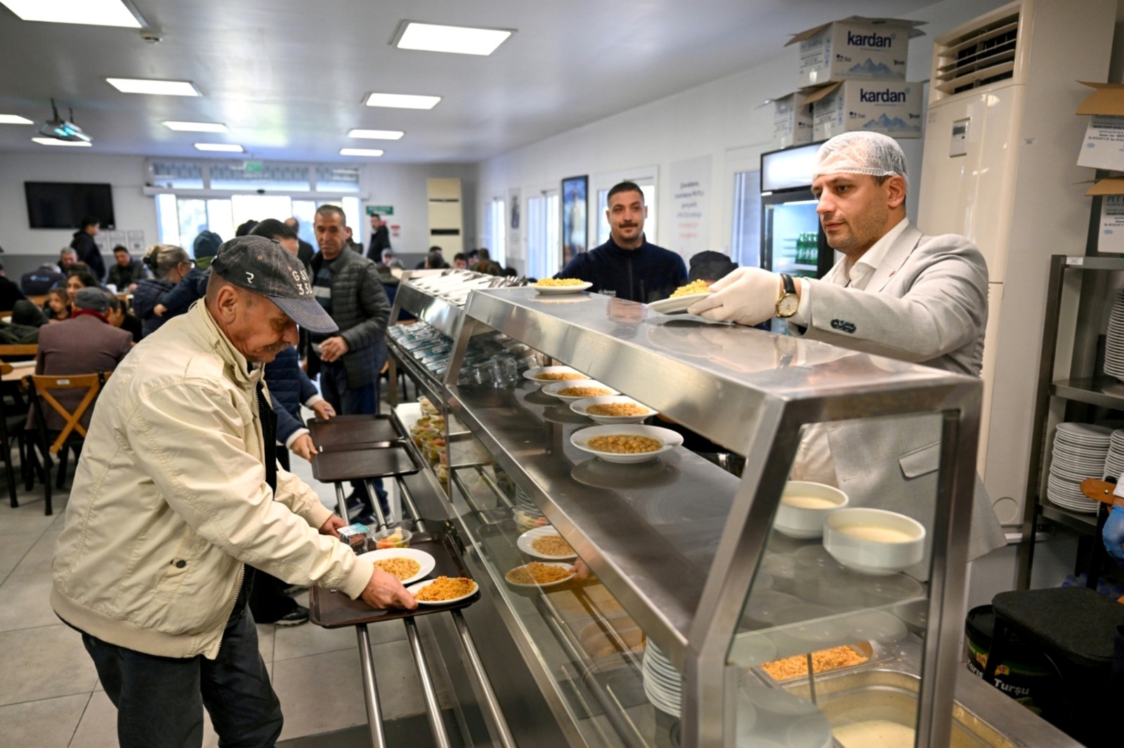 Başkan Ömer Eşki tezgahın başına geçti