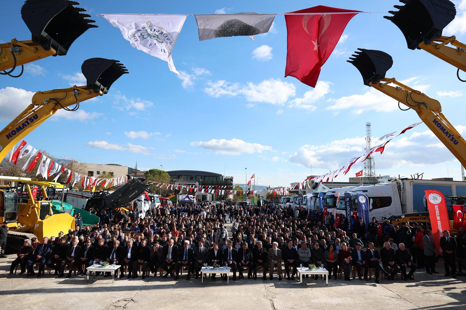 Büyükşehir Hizmet Filosunu 170 Yeni Araçla Güçlendirdi (10)