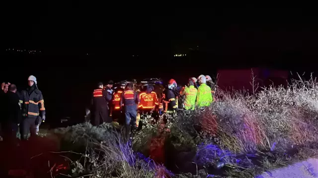 Çanakkale'de Katliam Gibi Kaza! 5 Kişi Hayatını Kaybetti!-1