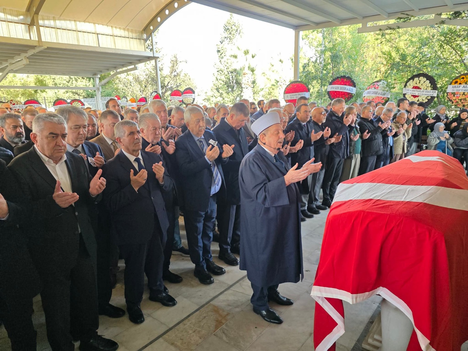 Son yolculuğuna uğurlandı