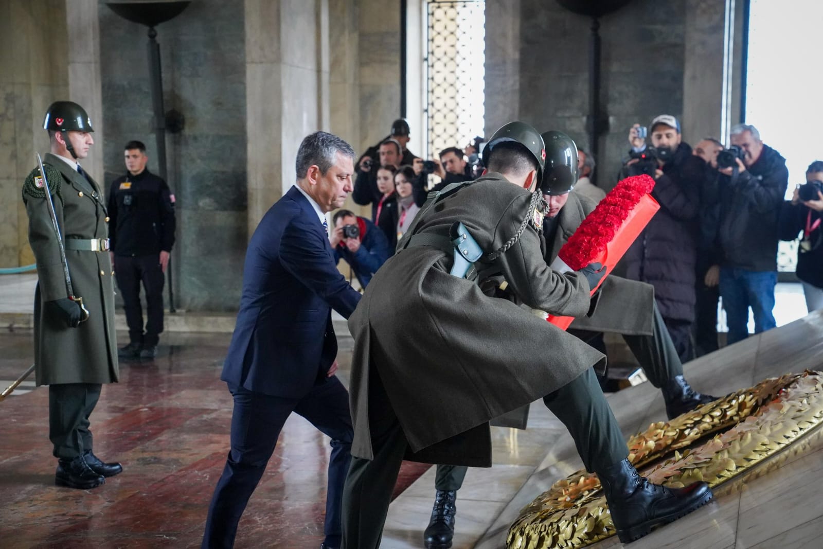 İnönü'ye saygı ve ilk PM toplantısı