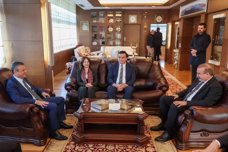 Chp Genel Başkanı Özel'den Uyuşmazlık Mahkemesi Başkanı Güleç'e Ziyar