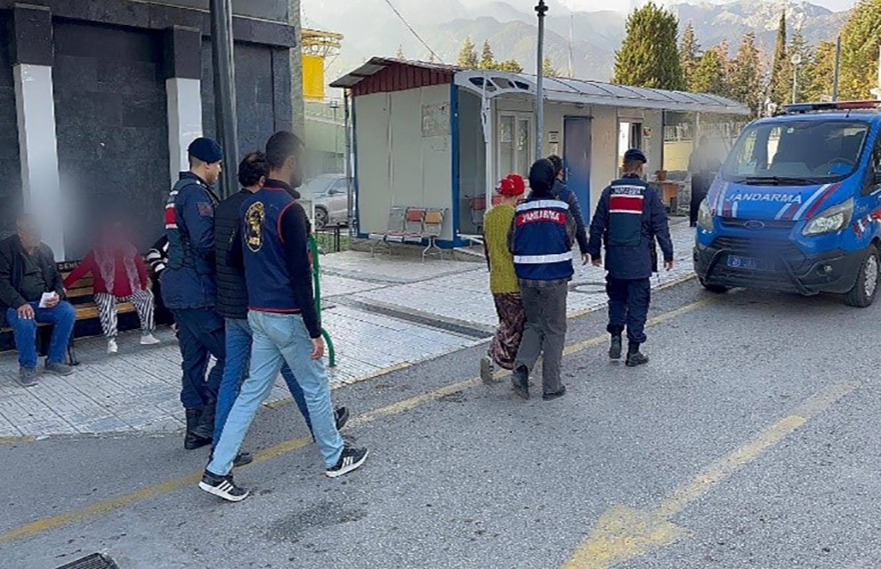 JASAT harekete geçti: Dört adrese eş zamanlı baskın