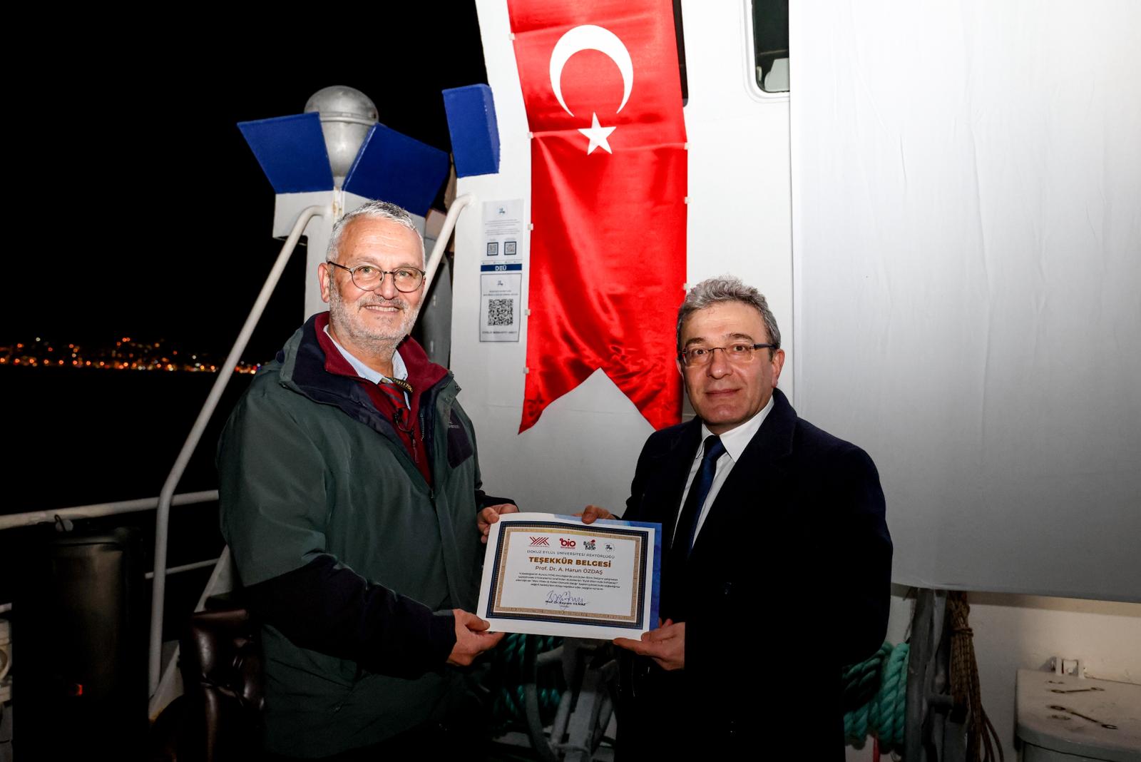 Deü Bi̇li̇m Kafe Sohbetleri̇'ni̇n 4'Üncü Buluşmasi Koca Pi̇ri̇ Rei̇s Gemi̇si̇'nde Gerçekleşti̇ (3)