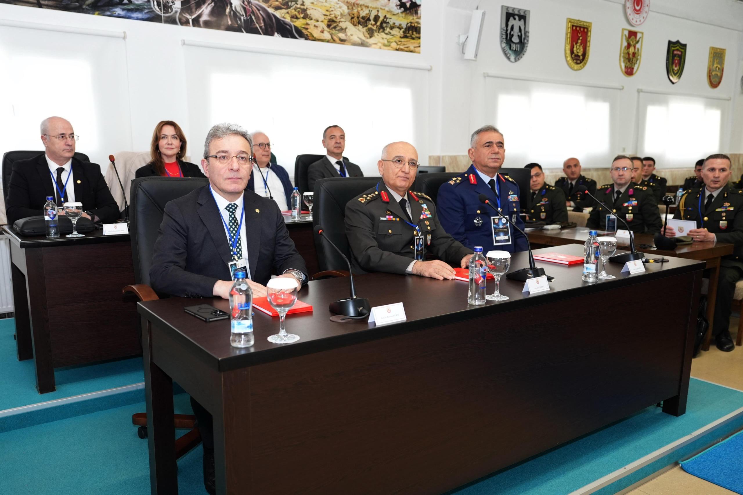 Deü Ve Ege Ordusu Komutanliği Yapay Zekâyi Savunma Perspekti̇fi̇yle Ele Aldi (7)