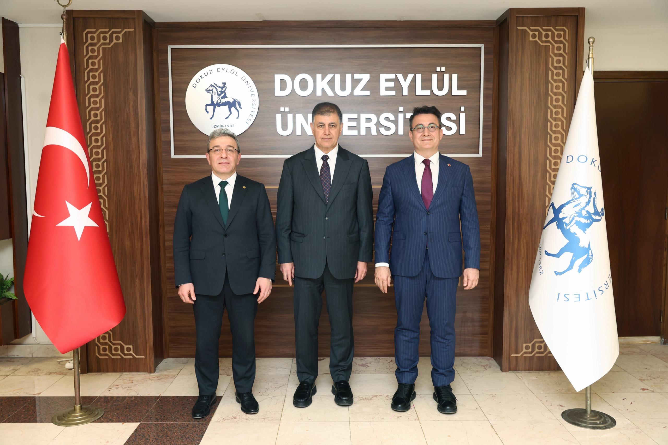 Deü'de Tari̇hî İmza İzmi̇r'i̇n Deprem Master Plani Hedefi̇yle İş Bi̇rli̇ği̇ Protokolü İmzalandi (1)