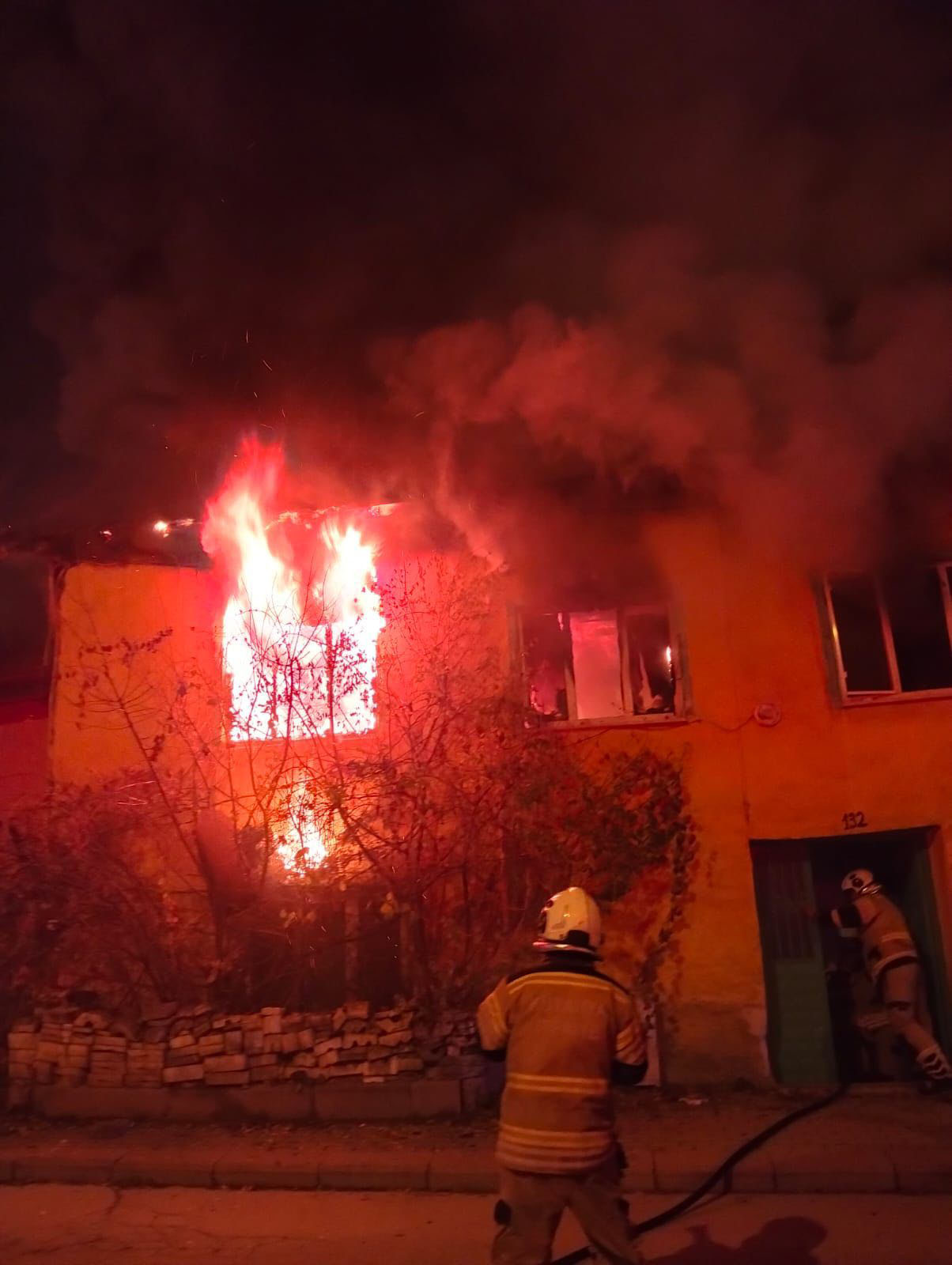 E V D E C I K A N Y A N G I N D A A N N E O L D U K I Z I Y A R A 1046559 310553