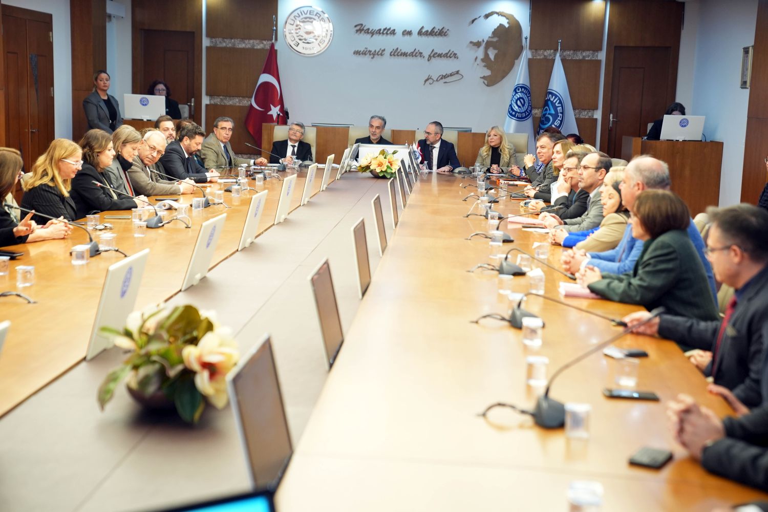 ++Ege Üniversitesi Rektörü Prof. Dr. Musa Alcı, Ilk Senato (4)