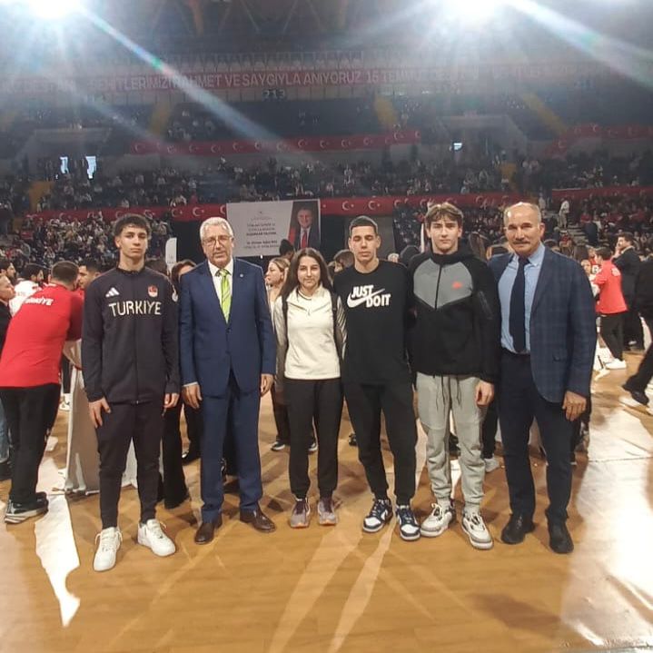 +++Ege Üniversitesi Sporcuları “Sporun Enleri” Töreninde Ödüllendirildi (1)