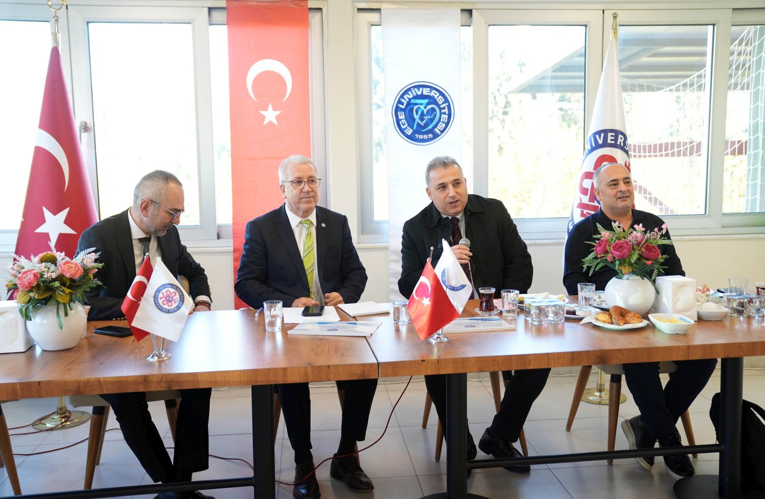 ++Ege Üniversitesi Tıp Fakültesi Çocuk Hastanesi Yeniden Yapılacak (1)