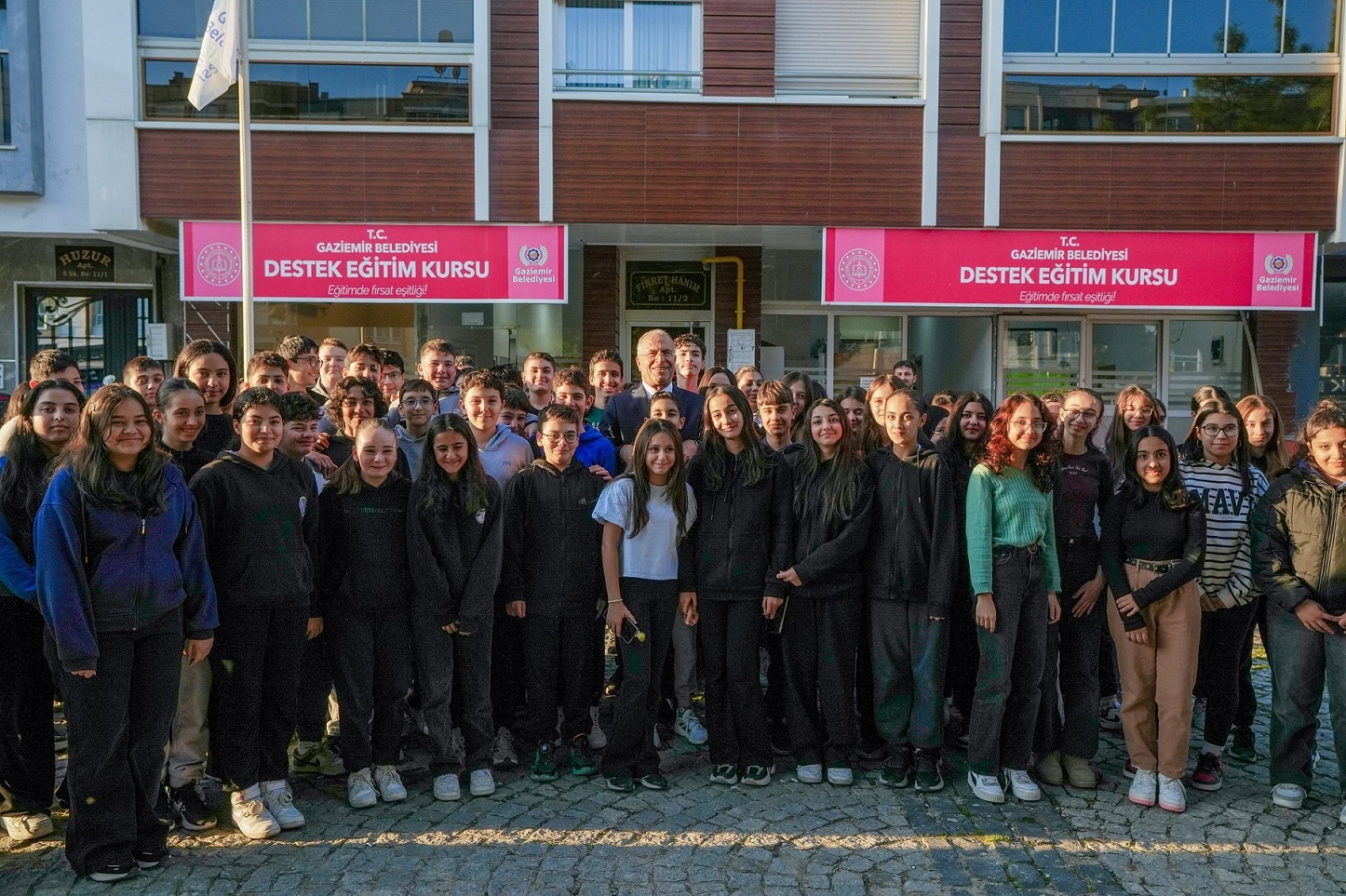 Gaziemir Belediyesi’nden Öğrencilere Ücretsiz Eğitim Hizmeti (4)