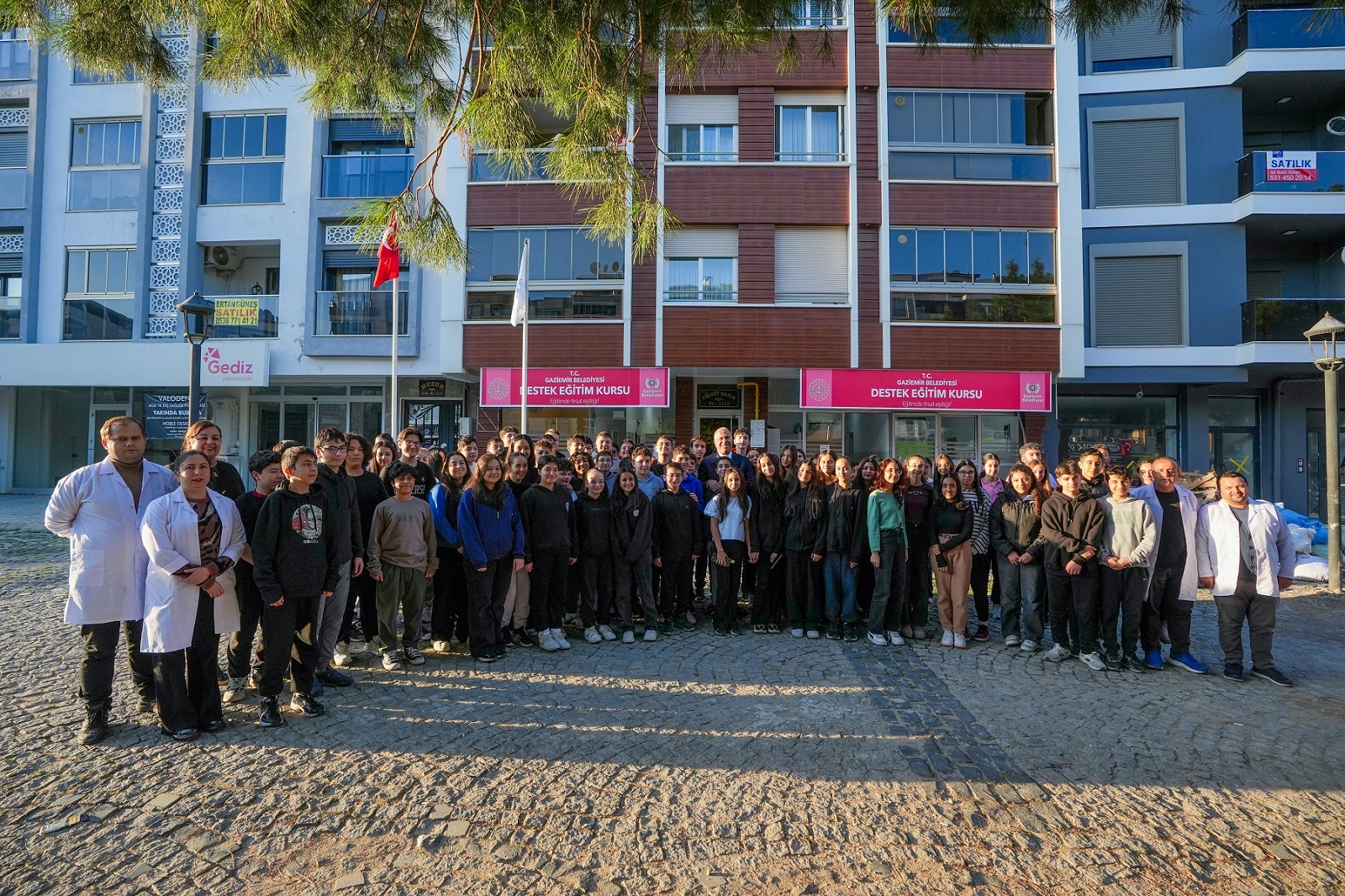 Gaziemir Belediyesi’nden Öğrencilere Ücretsiz Eğitim Hizmeti (5)