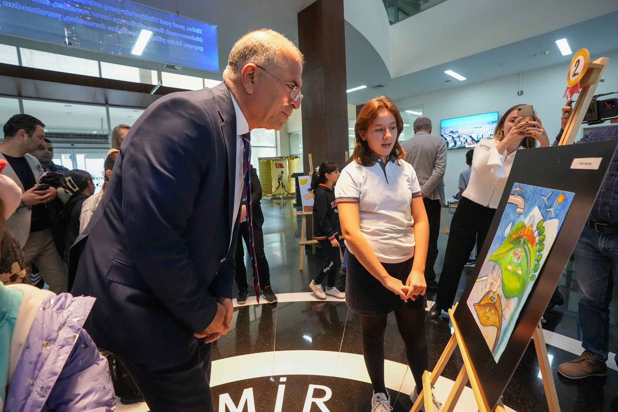 Gaziemirli Çocuklar “Toprak” Temalı Resimleriyle Iklim Krizine Dikkat Çekti (3)