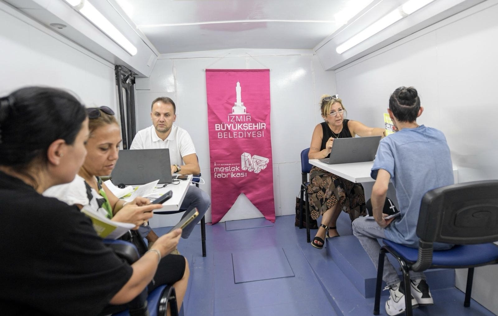 Göçle Gelen, Istihdamla Tutundu2